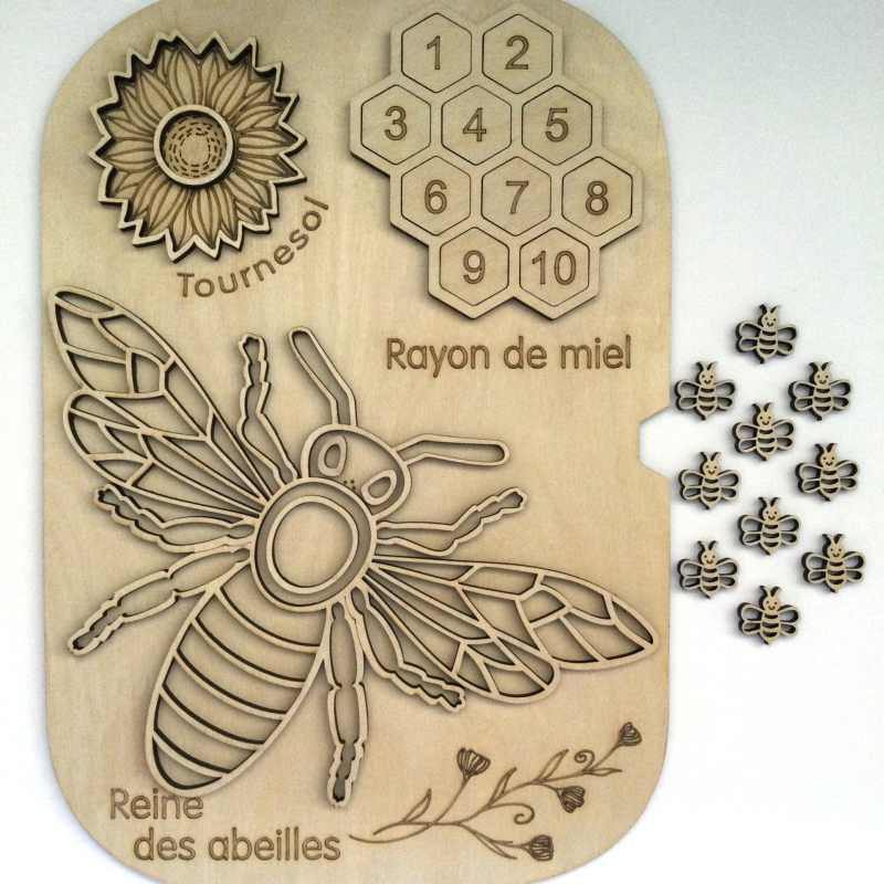 Birch BEE board with wooden bees and number tiles in French